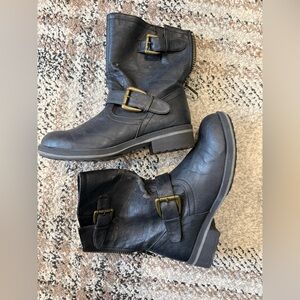 Black Leather Buckle Boots